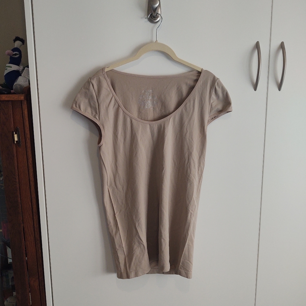 🎉🦞attention shapewear cap sleeve tee shirt, beige